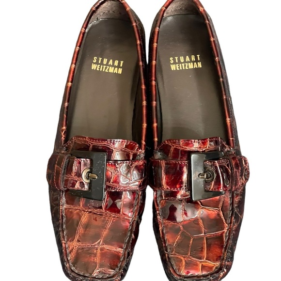 STUART WEITZMAN Maroon Leather
Crocodile Embossed Loafers with Buckle. Size 5.5M - Picture 2 of 13